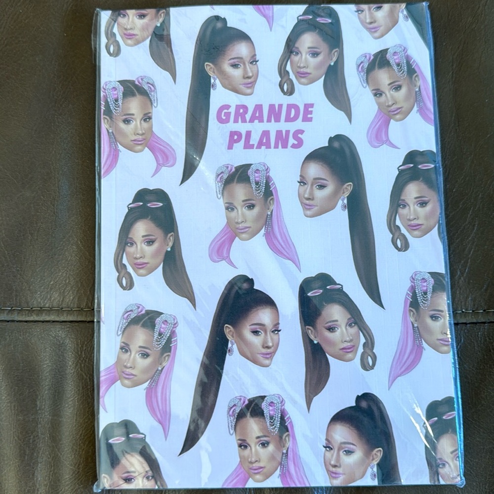 Grande Plan Arianna Grande Note brand new